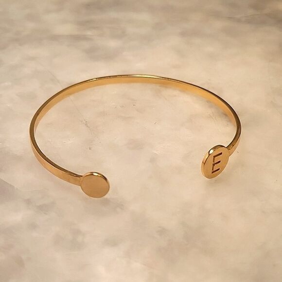 NWT Gorjana Alphabet E Initial Thin Disc Cuff Birthday 18k Gold Dainty Ethereal - Picture 3 of 6
